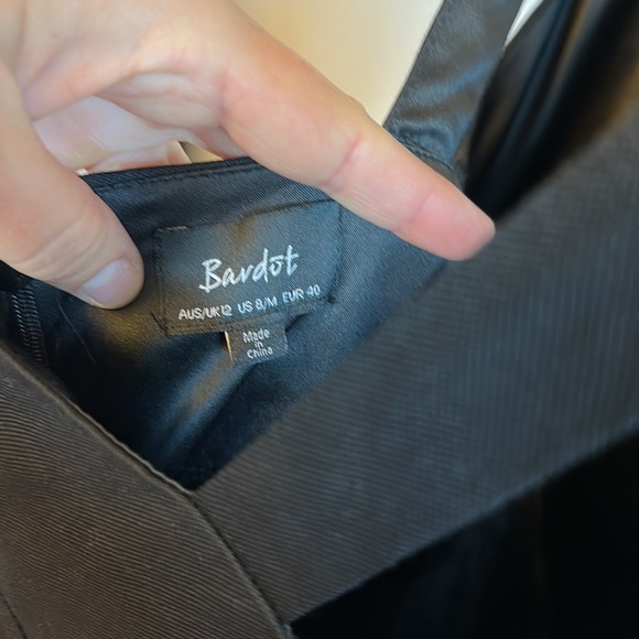 Bardot Jumpsuit, size 8. Fits smaller like a 6 - Picture 4 of 4